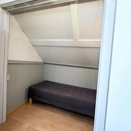 Vanhan Puutalon Tunnelmaa - Laehellae Keskustaa Pori