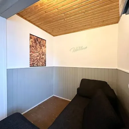 Vanhan Puutalon Tunnelmaa - Laehellae Keskustaa Apartmán Pori