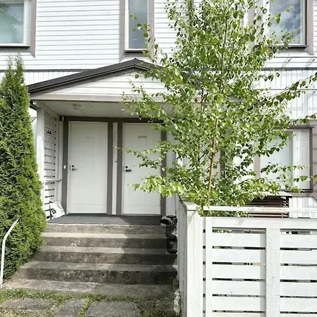 Vanhan Puutalon Tunnelmaa - Laehellae Keskustaa Apartment